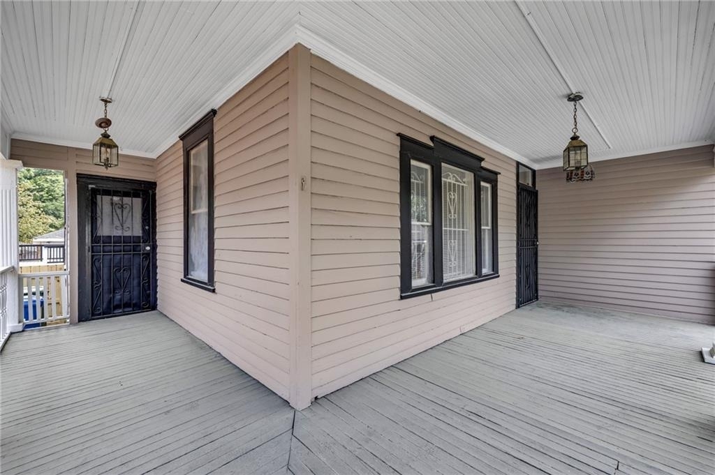 660 Queen Street Sw - Photo 2