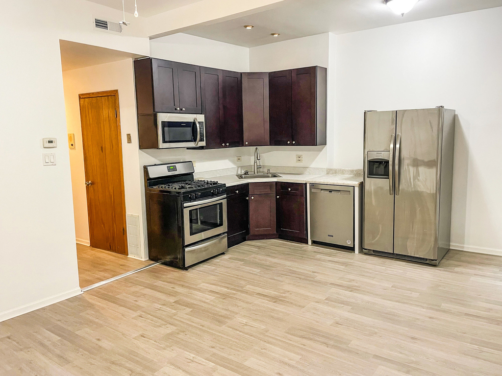 2152 W Division Street - Photo 2