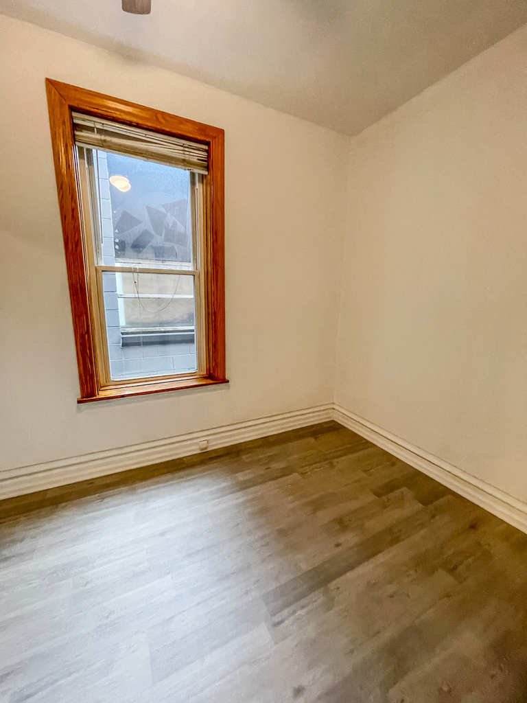 2152 W Division Street - Photo 7