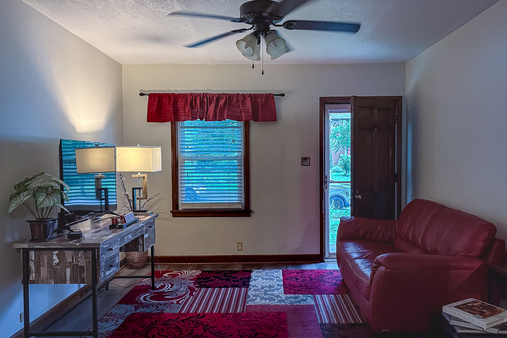 807 W John Street - Photo 3