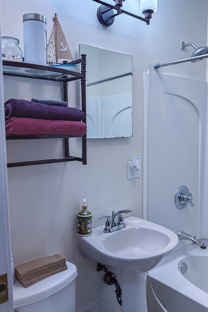 807 W John Street - Photo 19