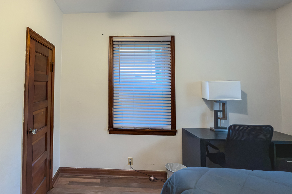 807 W John Street - Photo 23