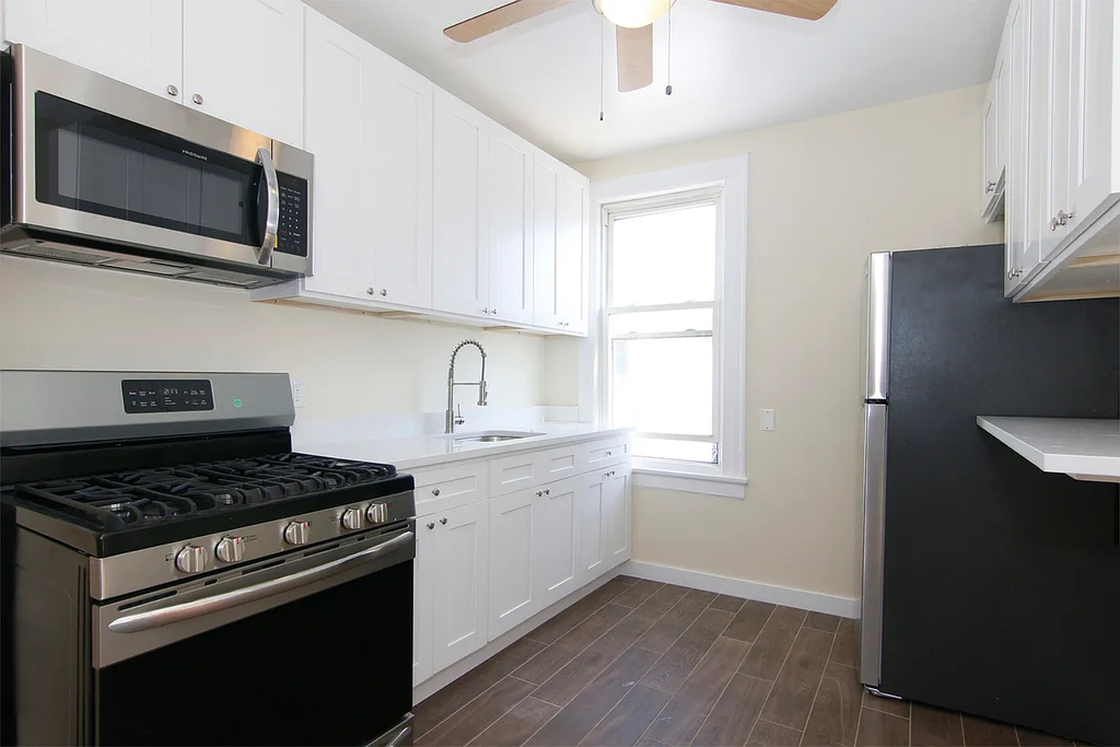 Astoria 41st Street - Photo 6