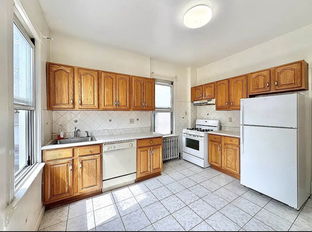 31 & 37th Street - Photo 0