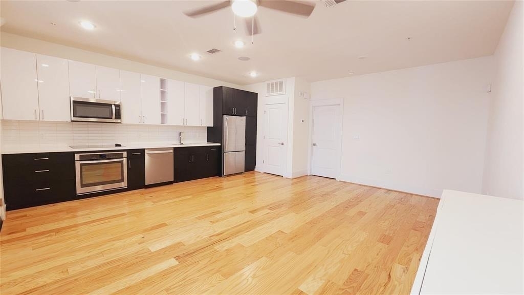 2401 Crawford Street - Photo 4