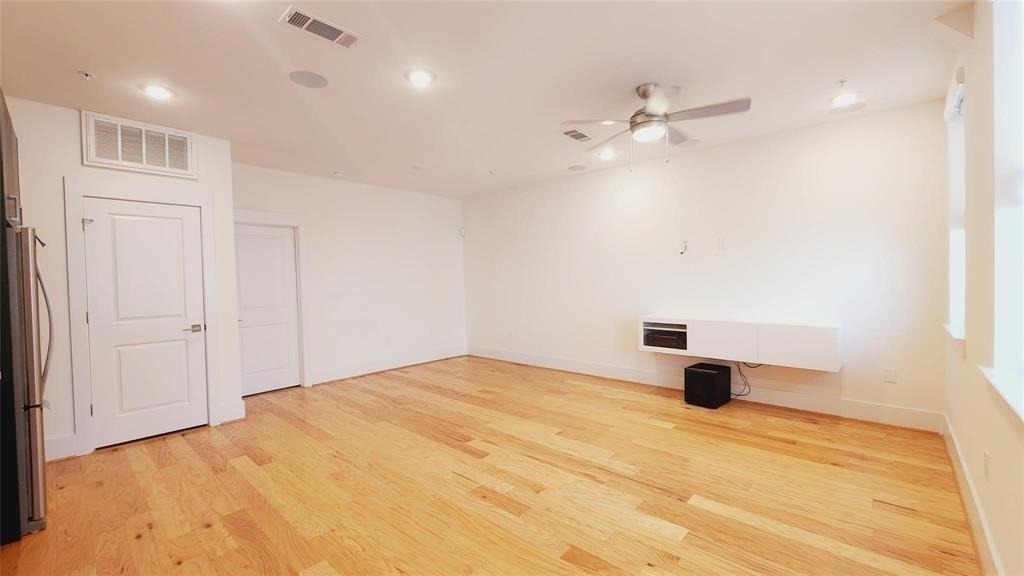 2401 Crawford Street - Photo 5