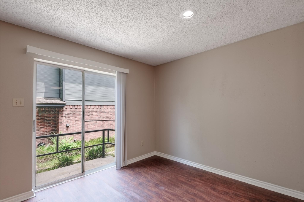 1228 Avenue O - Photo 6