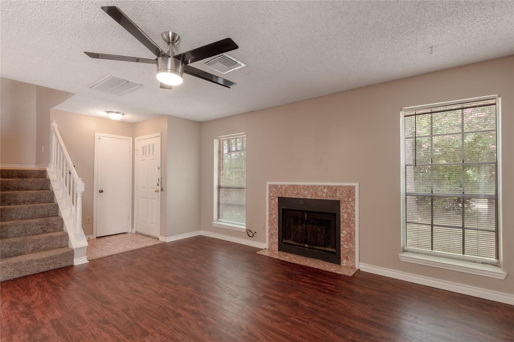 1228 Avenue O - Photo 4