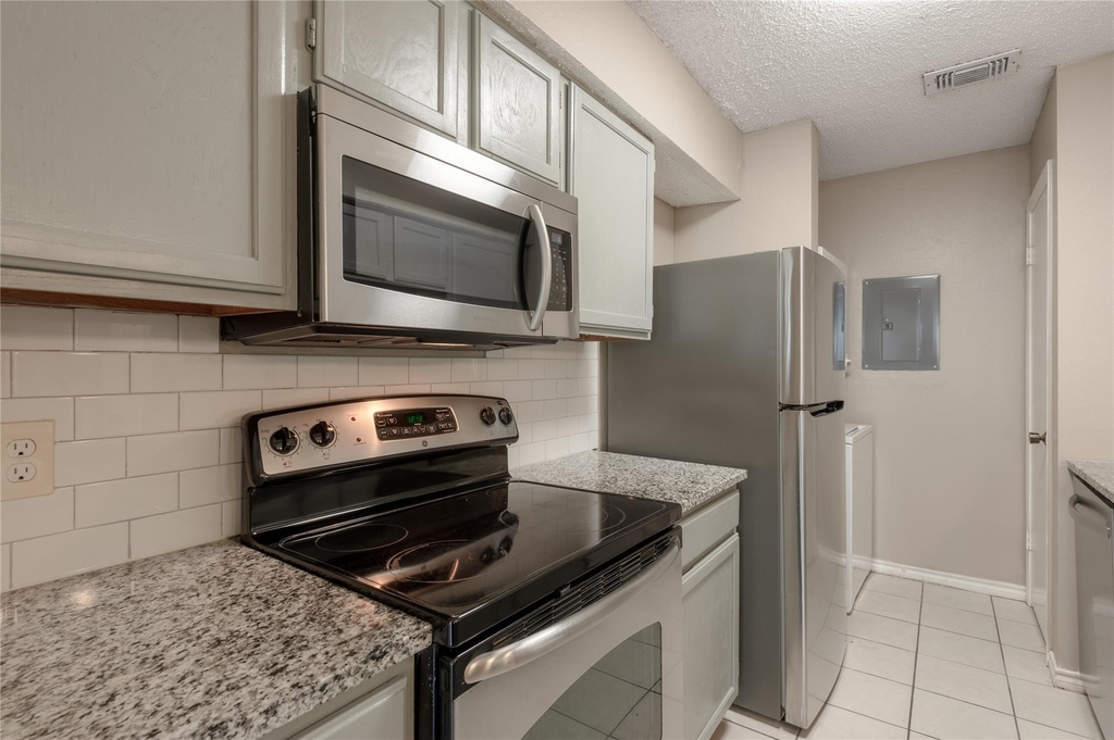 1228 Avenue O - Photo 10