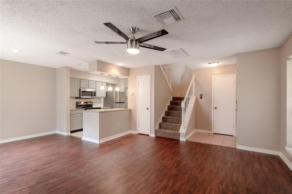1228 Avenue O - Photo 3