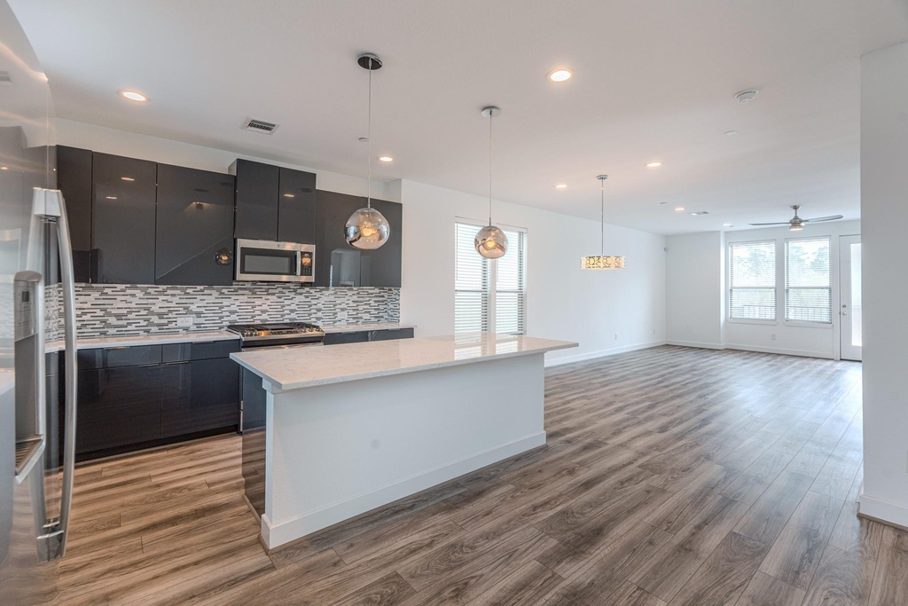 18736 B Centro Main St - Photo 1