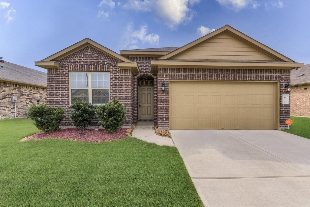 20923 Corisande Street - Photo 0