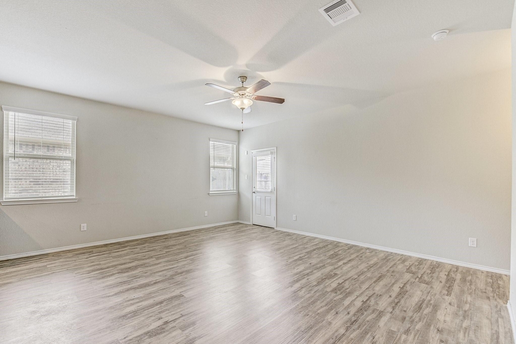 20923 Corisande Street - Photo 8