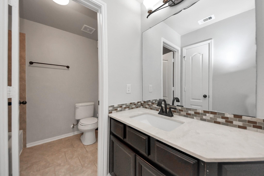 12430 Fossil Point Lane - Photo 11