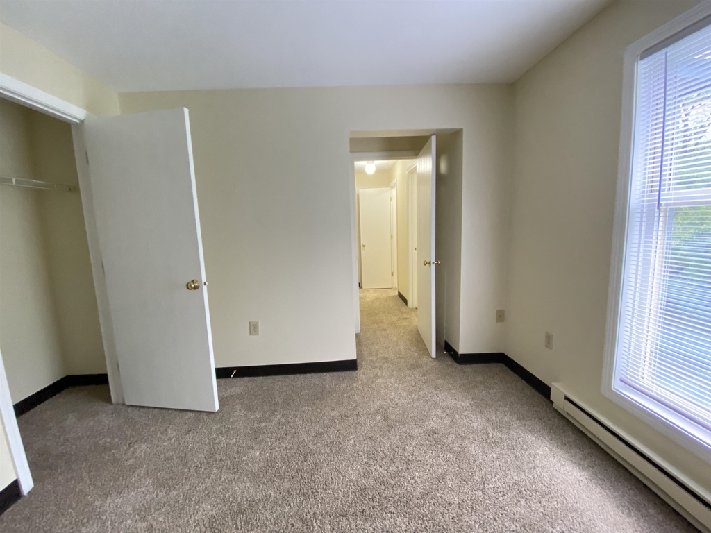 163 Eastern - Photo 17