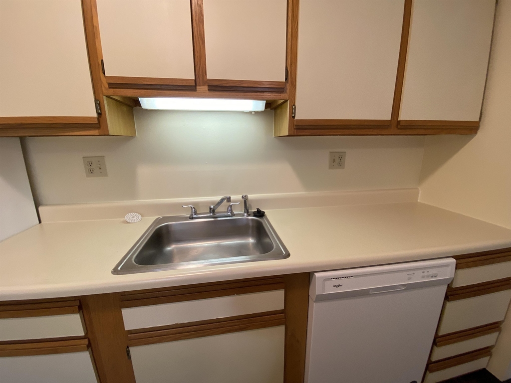 163 Eastern - Photo 10