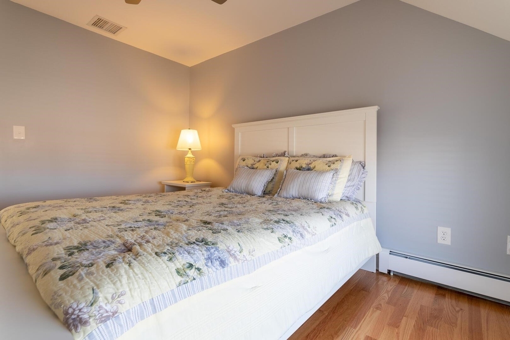 7 Lowell - Photo 10