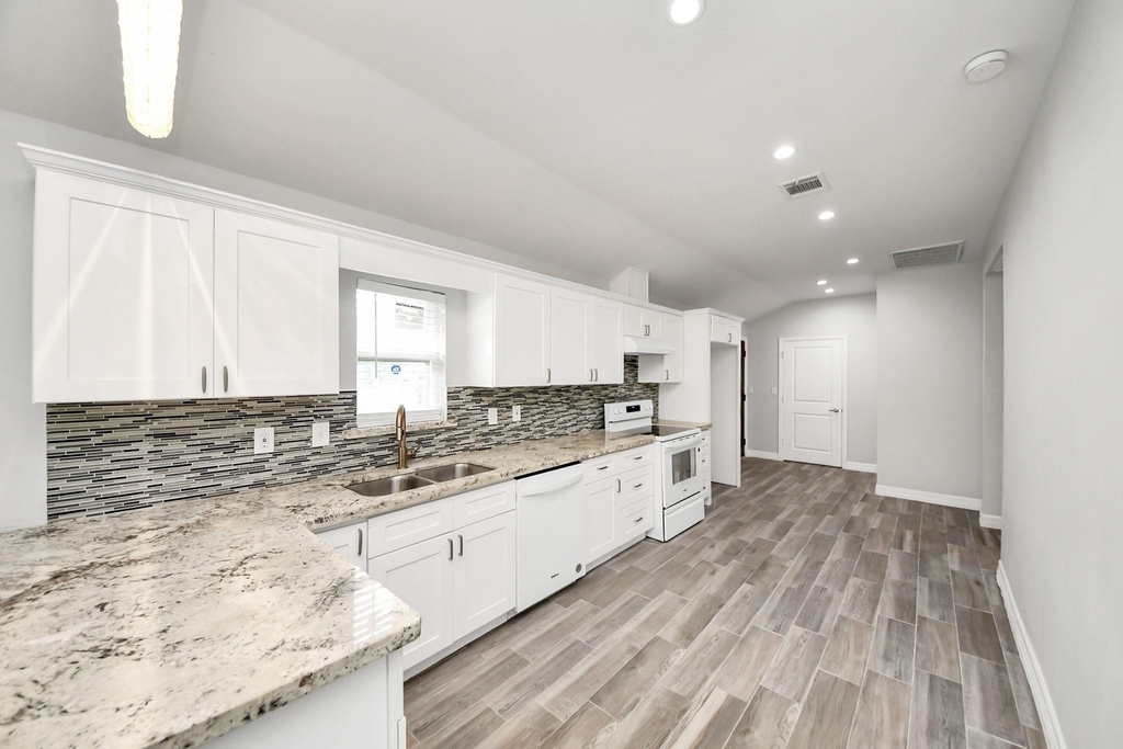 6613 Morrow Street - Photo 8
