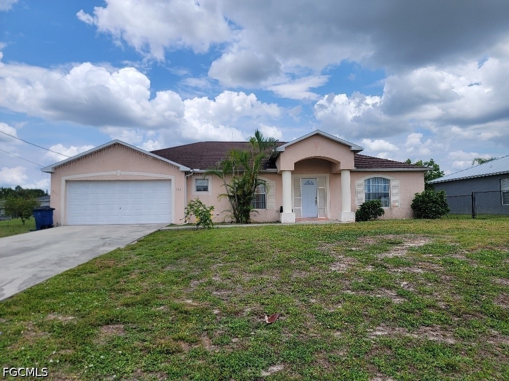 804 Bert Avenue N - Photo 0