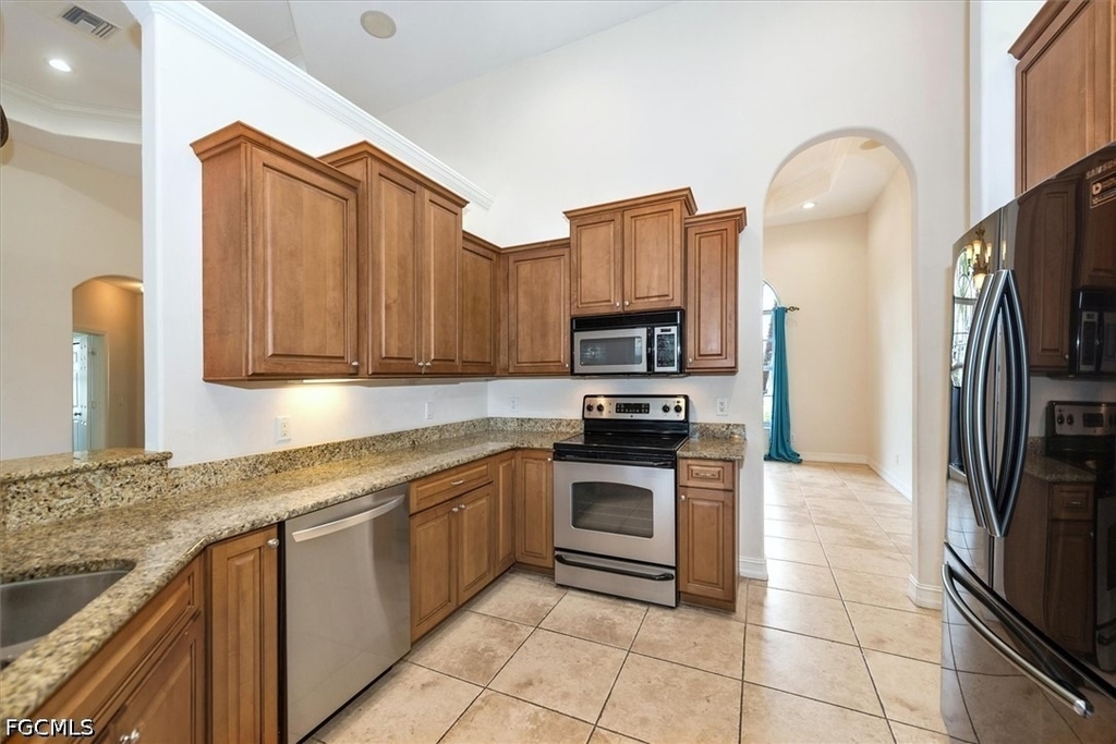 2024 Se 28th Terrace - Photo 5