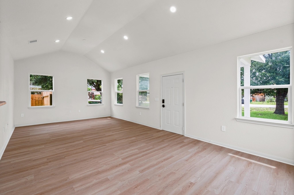 4415 Castor Street - Photo 1