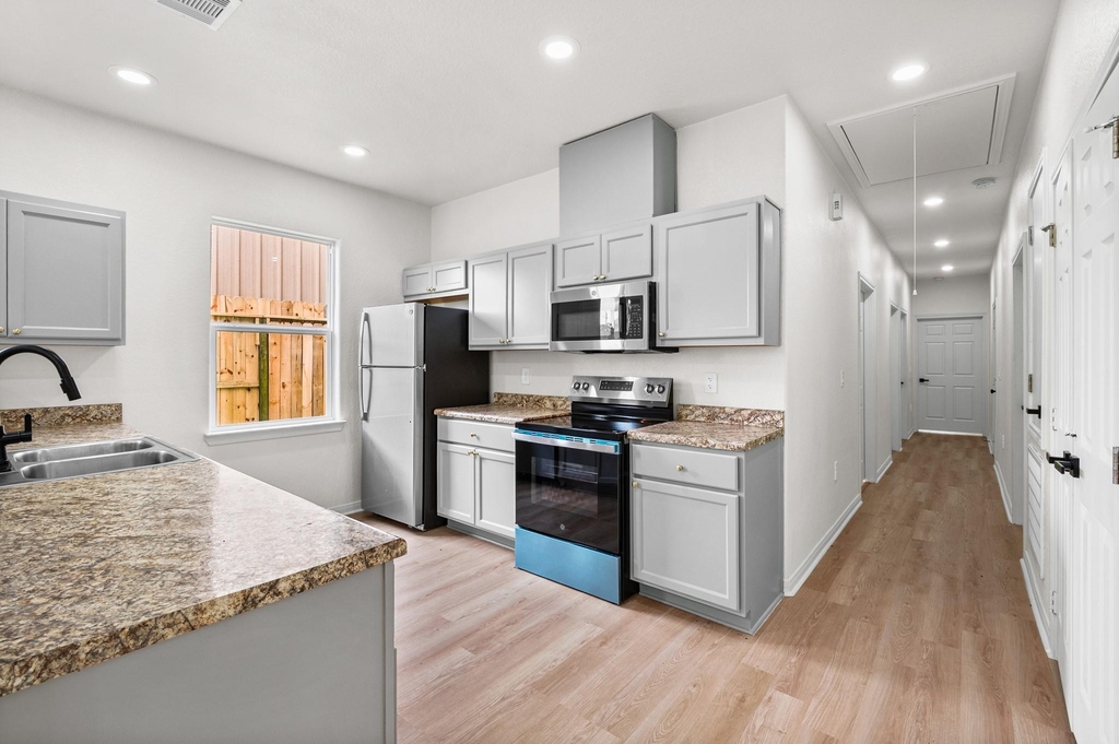 4415 Castor Street - Photo 6