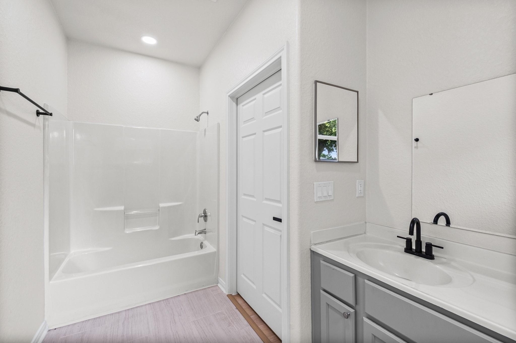 4415 Castor Street - Photo 9