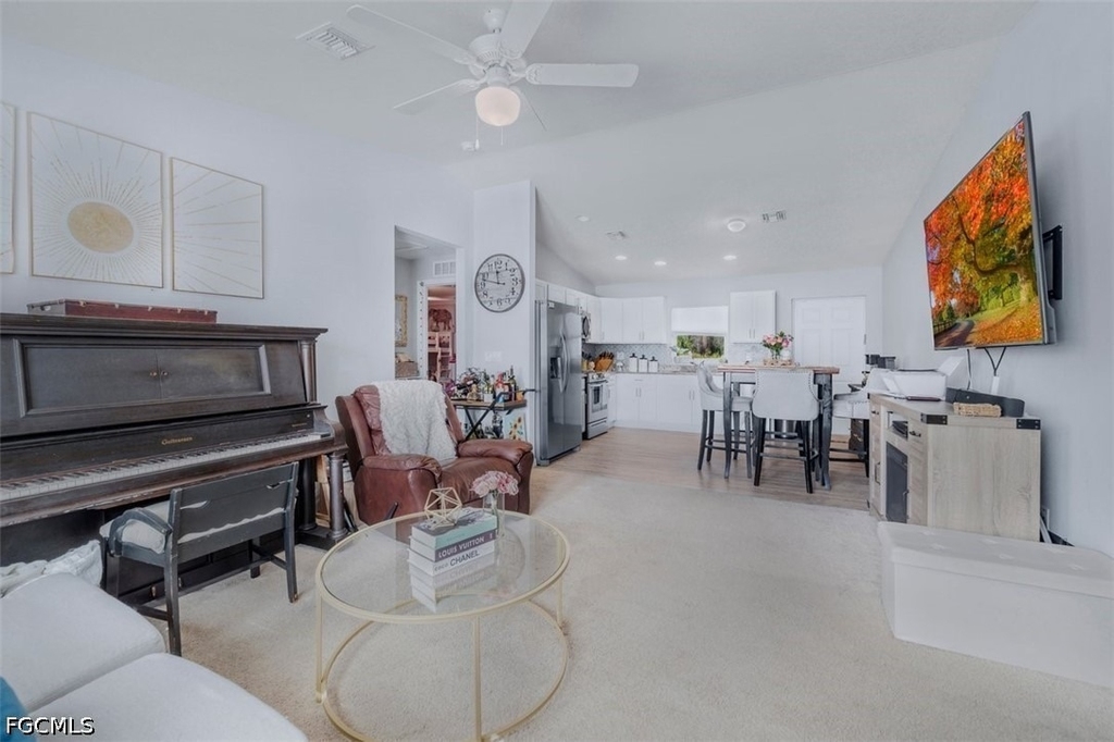 5013 Se Tradewinds Circle - Photo 1