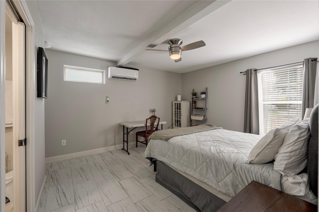 3310 Crawford Street - Photo 1