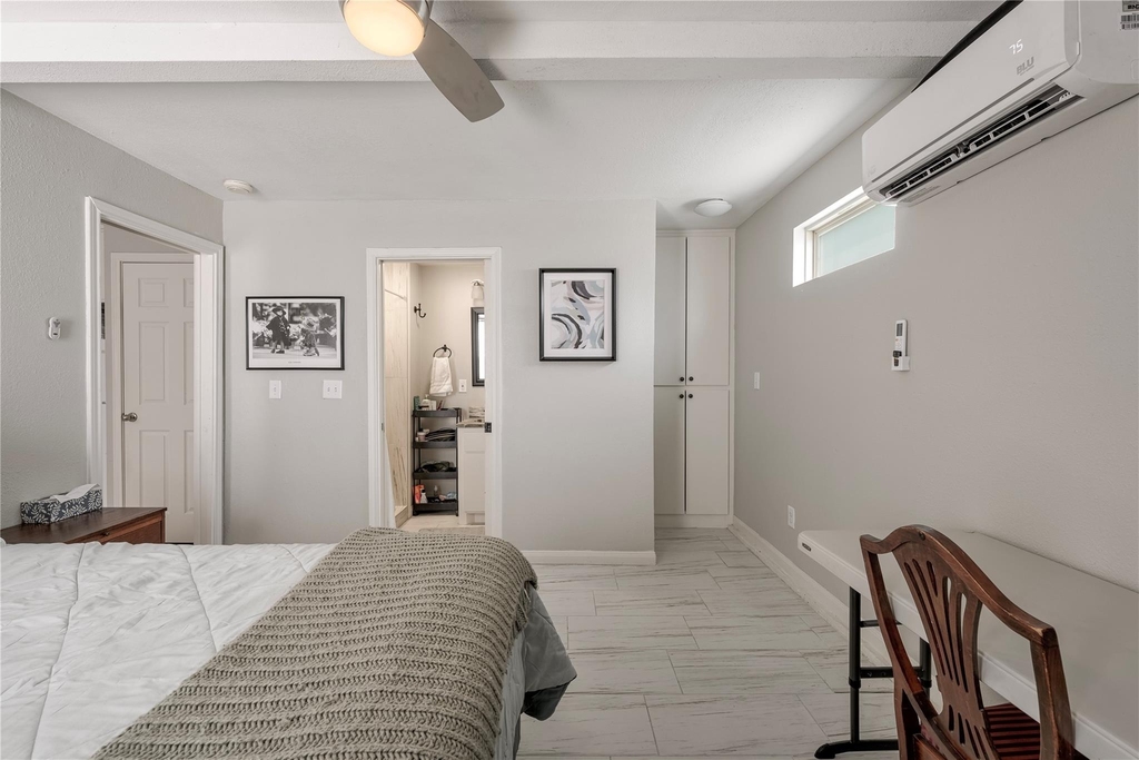 3310 Crawford Street - Photo 2