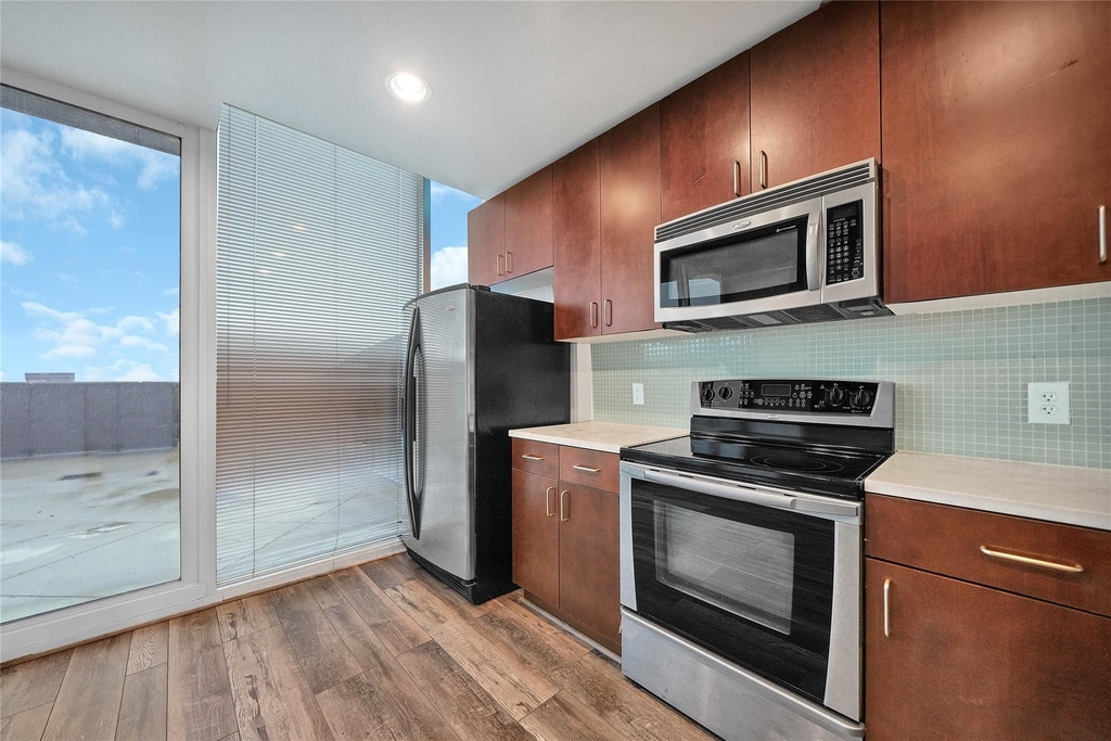 5925 Almeda Road - Photo 3
