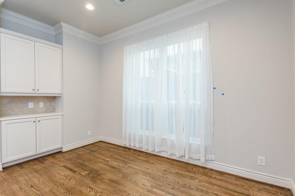 2504 Park Street - Photo 15
