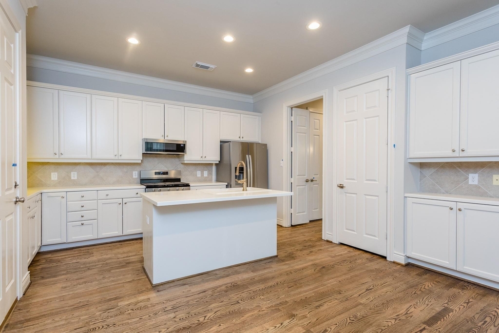 2504 Park Street - Photo 14