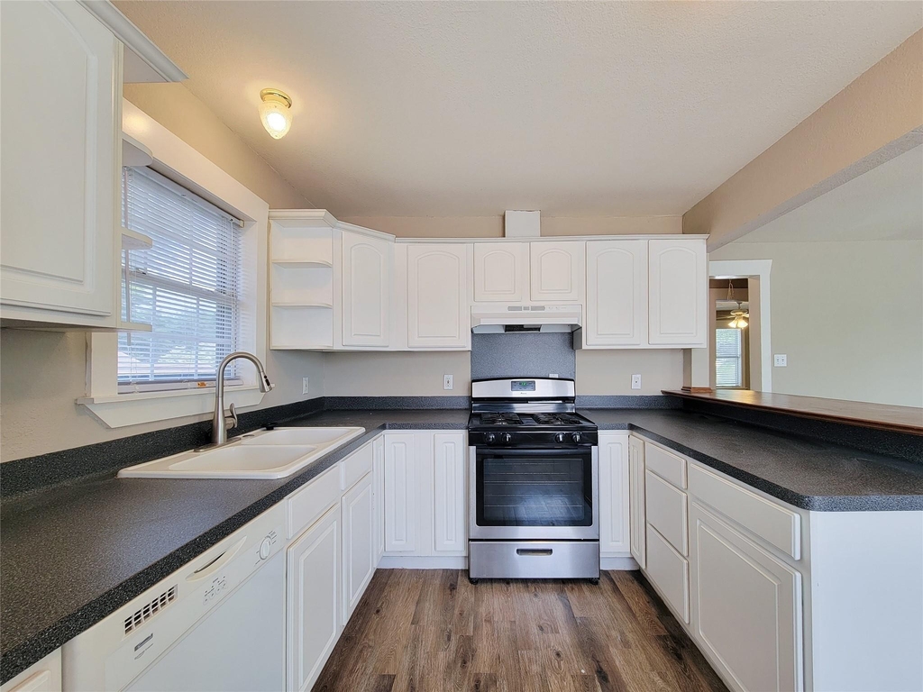 4634 Norhill Boulevard - Photo 11