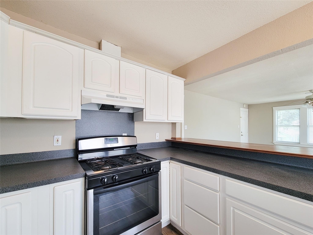 4634 Norhill Boulevard - Photo 12