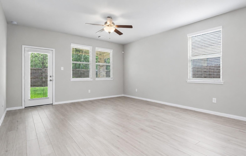17542 Rosette Grass Drive - Photo 8
