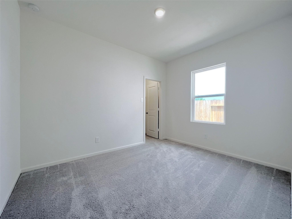 680 Amesbury Road - Photo 11