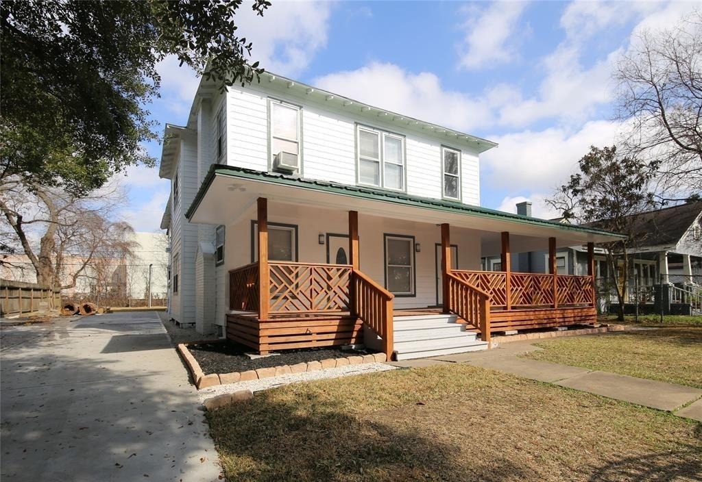 4445 Rusk - Photo 1