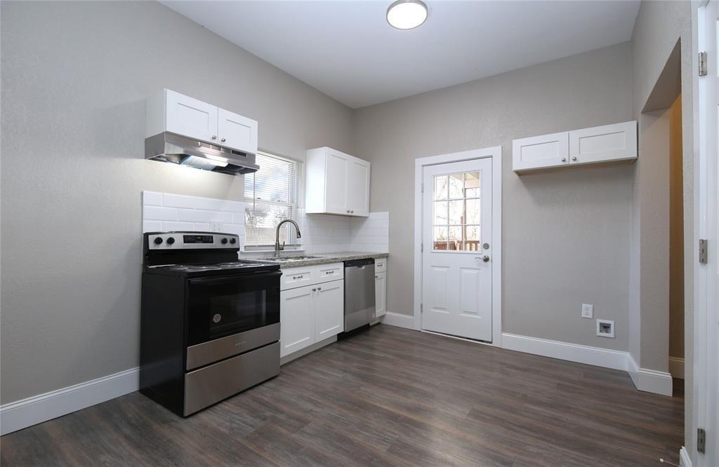 4445 Rusk - Photo 12