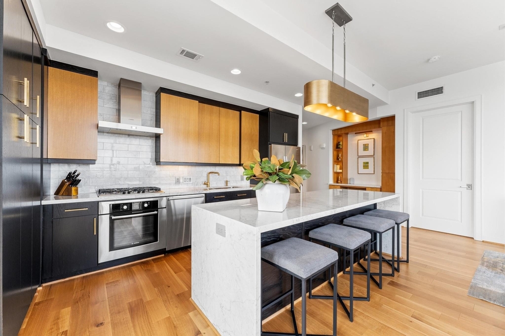 2207 Bancroft Street - Photo 2