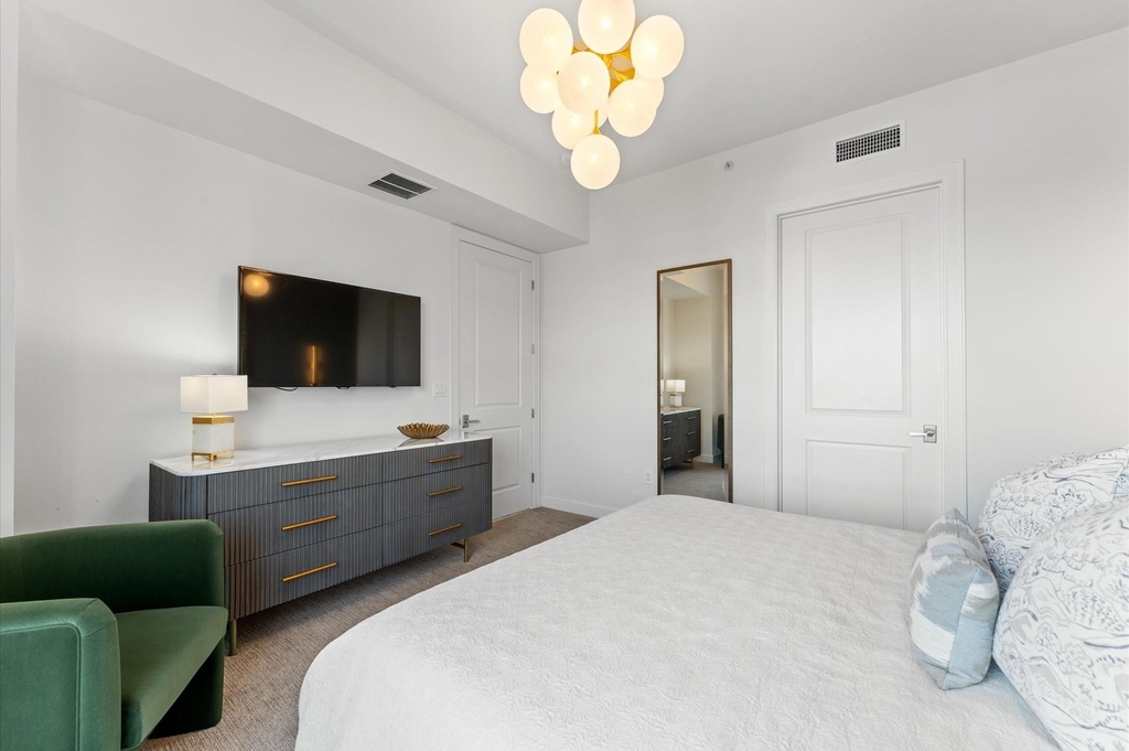 2207 Bancroft Street - Photo 12