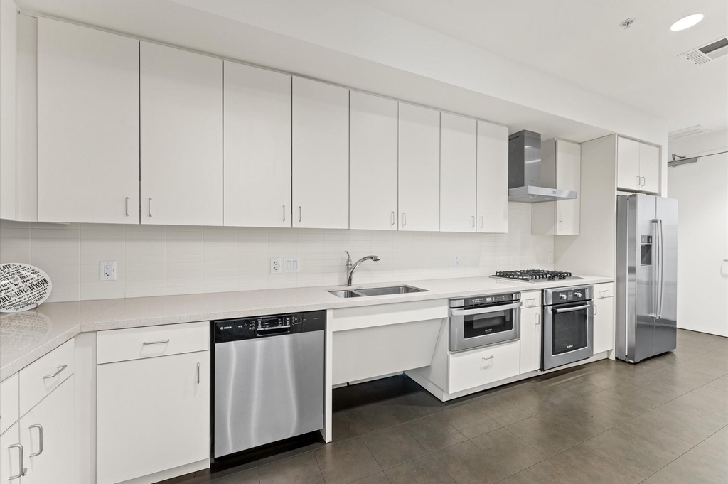 2207 Bancroft Street - Photo 25