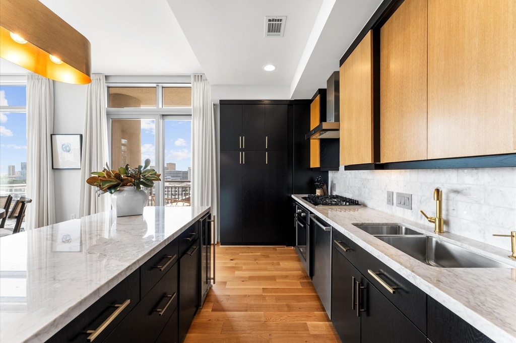 2207 Bancroft Street - Photo 3
