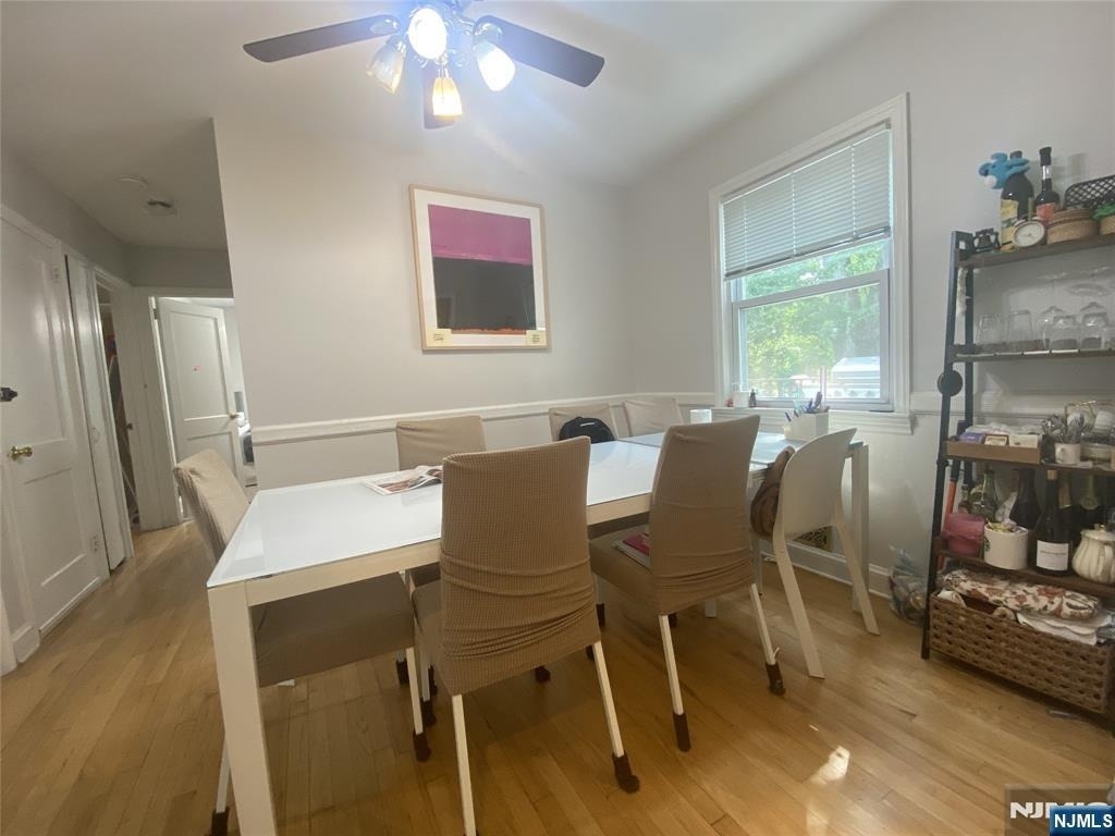 464 Hillcrest - Photo 2