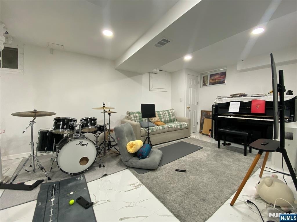 464 Hillcrest - Photo 12