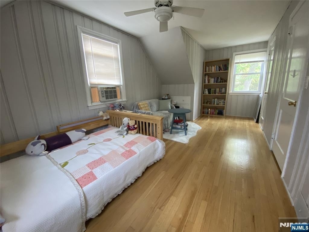 464 Hillcrest - Photo 8