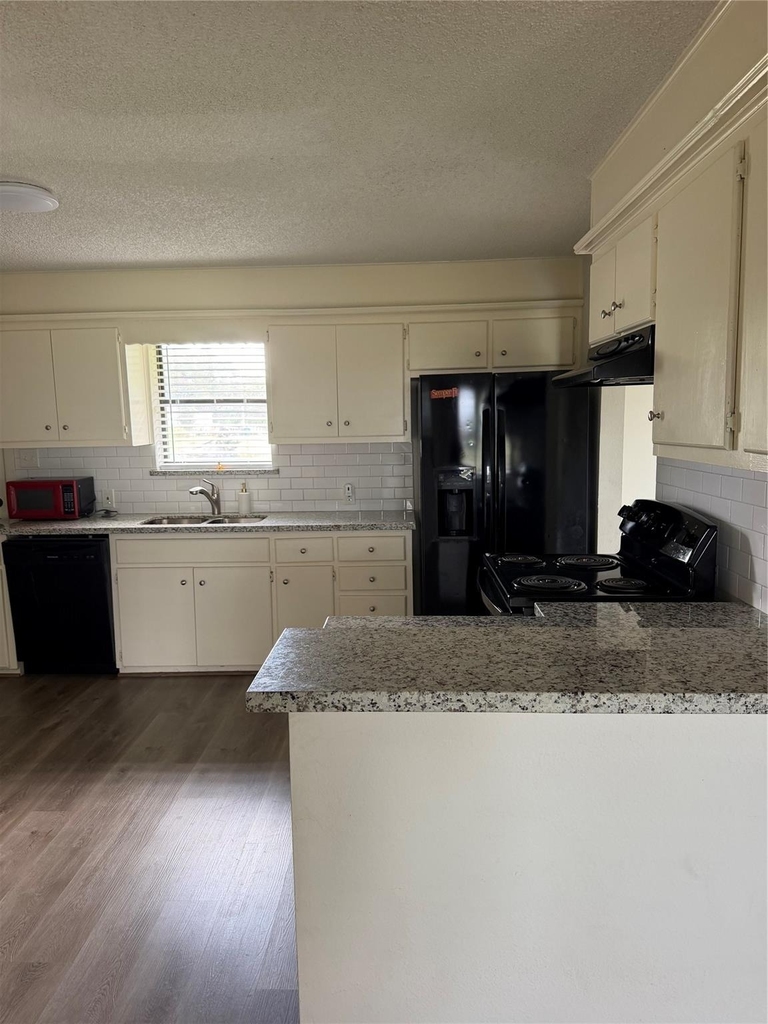 151 Country Oaks Street - Photo 2