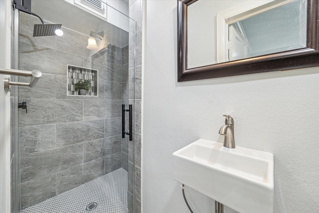 1745 Lexington Street - Photo 7