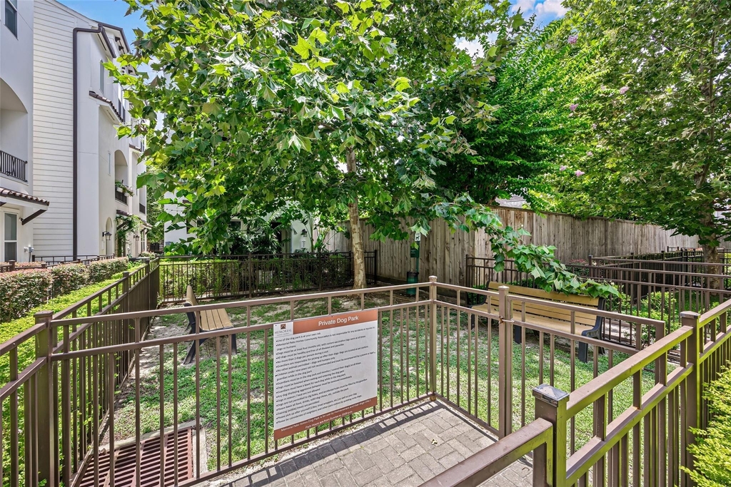 719 Leverkuhn Street - Photo 42