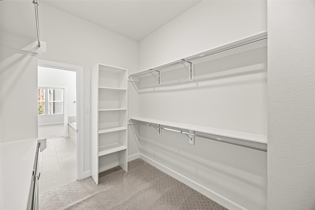 719 Leverkuhn Street - Photo 34